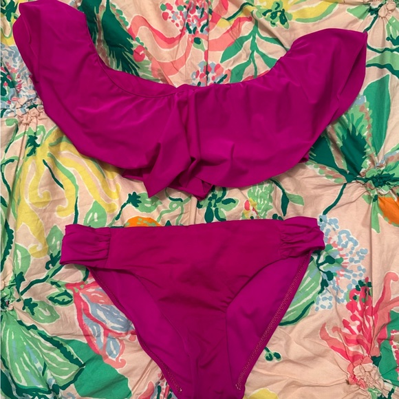 EUC Trina Turk Ruffle Fuchsia Bikini Set, size 6 - Picture 1 of 5